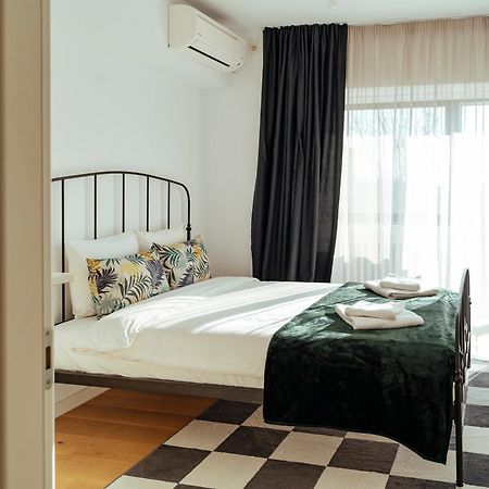 Central Modern Design Apartment Bukarest Kültér fotó