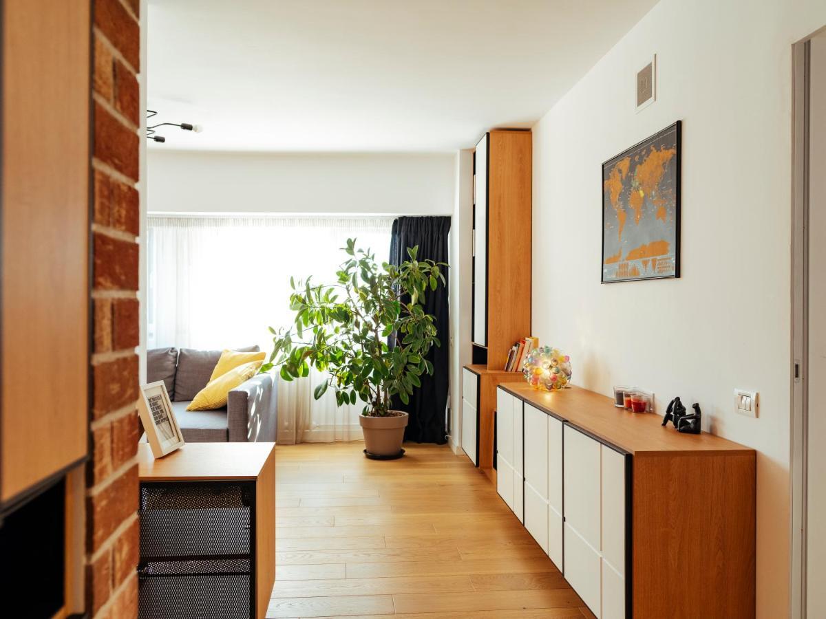 Central Modern Design Apartment Bukarest Kültér fotó