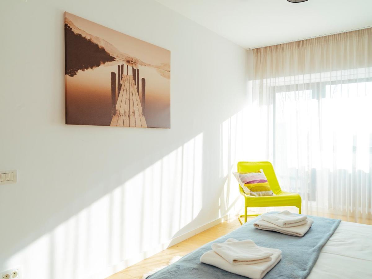 Central Modern Design Apartment Bukarest Kültér fotó
