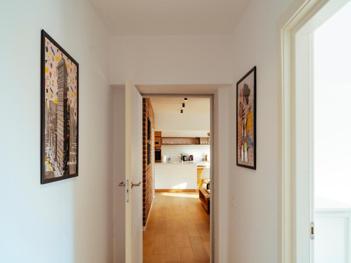 Central Modern Design Apartment Bukarest Kültér fotó