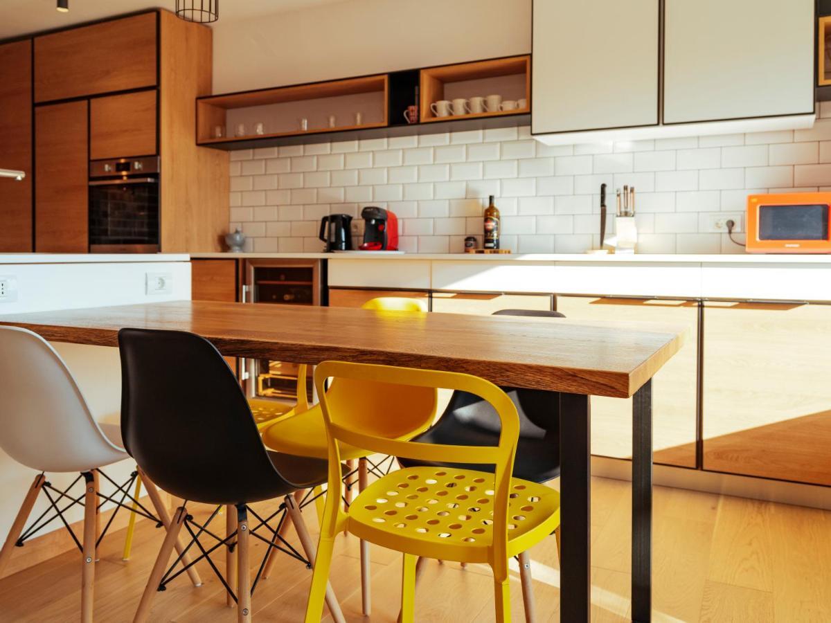 Central Modern Design Apartment Bukarest Kültér fotó